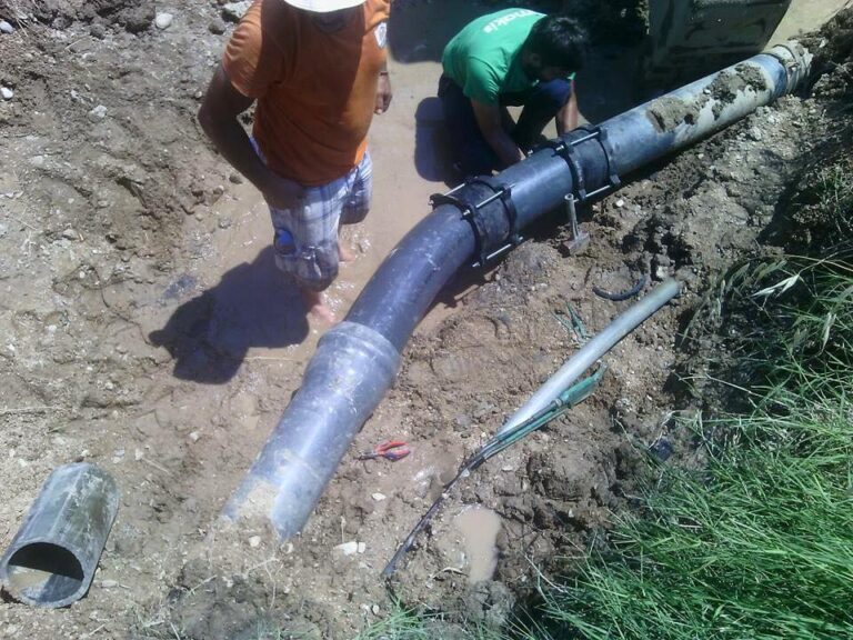 Αποκατάσταση βλάβης στον αγωγό του δικτύου ύδρευσης στην Οιχαλία