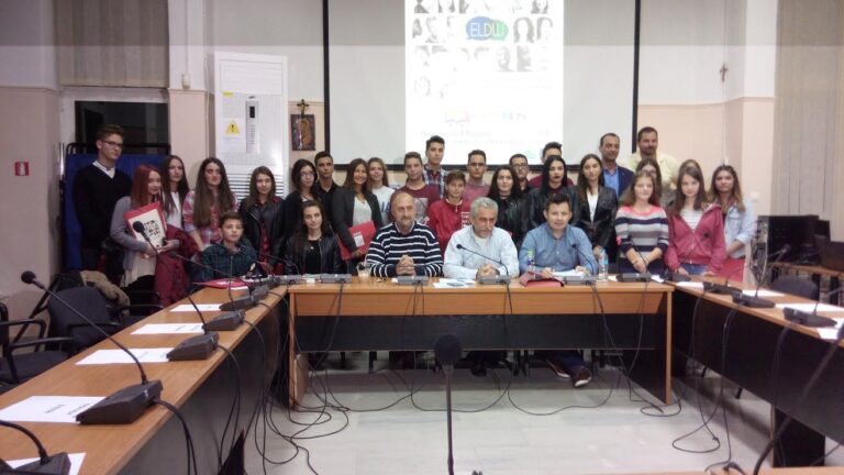 Συνεδρίαση 2ου Δημοτικού Συμβουλίου Εφήβων Δήμου Φαρκαδόνας Συνεδρίαση 2ου Δημοτικού Συμβουλίου Εφήβων Δήμου Φαρκαδόνας