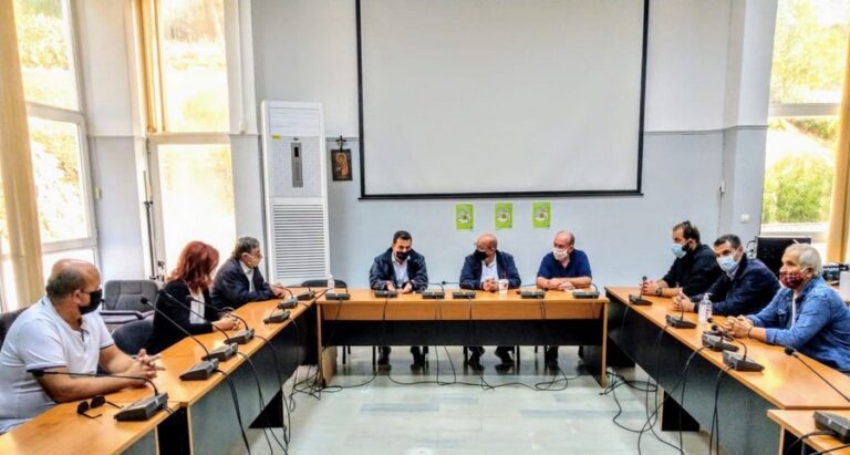 “Συναγερμός” στη Δημοτική αρχή Φαρκαδόνας για τις καταστροφές από τις πλημμύρες -Συνεχείς επισκέψεις και συναντήσεις στις πληγείσες περιοχές