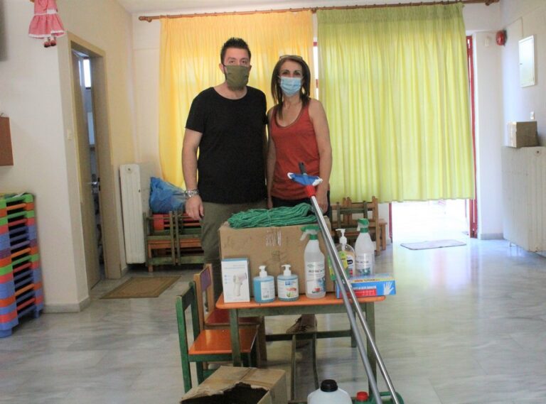 Παραδόθηκαν αντισηπτικά-απολυμαντικά-θερμόμετρα σε όλα τα σχολεία του Δήμου Φαρκαδόνας