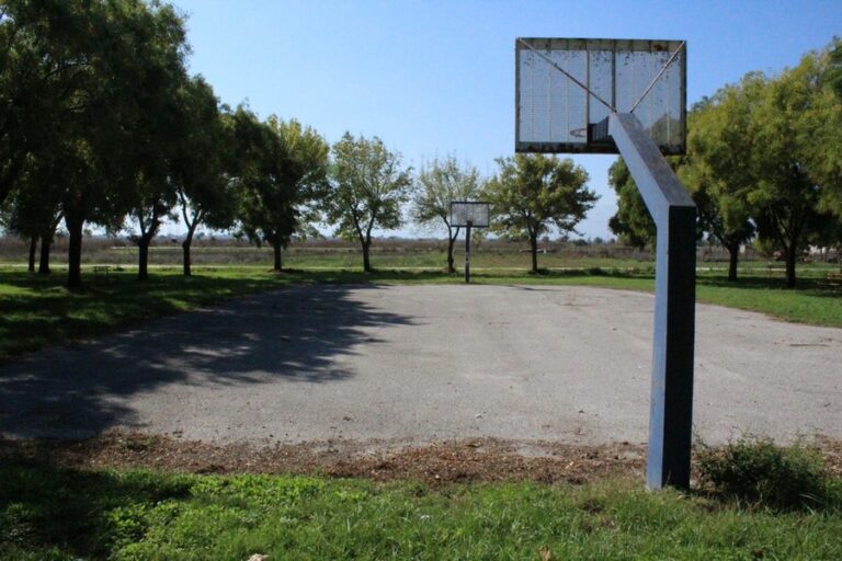 Εντάχθηκε στο πρόγραμμα “ΦΙΛΟΔΗΜΟΣ ΙΙ” κατασκευή και συντήρηση γηπέδων καλαθοσφαίρισης για τον Δήμο Φαρκαδόνας Εντάχθηκε στο πρόγραμμα “ΦΙΛΟΔΗΜΟΣ ΙΙ” κατασκευή και συντήρηση γηπέδων καλαθοσφαίρισης για τον Δήμο Φαρκαδόνας