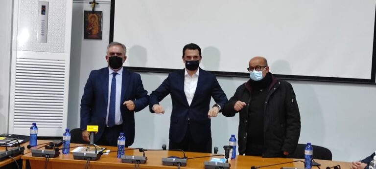 Ανακοινώθηκε από τον Υπουργό Περιβάλλοντος και Ενέργειας Κώστα Σκρέκα εγκατάσταση δικτύου φυσικού αερίου σε σύσκεψη στο Δημαρχείο Φαρκαδόνας Ανακοινώθηκε από τον Υπουργό Περιβάλλοντος και Ενέργειας Κώστα Σκρέκα εγκατάσταση δικτύου φυσικού αερίου σε σύσκεψη στο Δημαρχείο Φαρκαδόνας