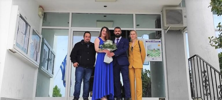 Πολιτικός γάμος στο Δημαρχείο Φαρκαδόνας Πολιτικός γάμος στο Δημαρχείο Φαρκαδόνας